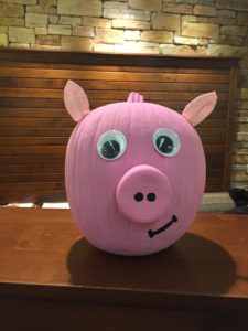 2019 pumpkin decorated as pig